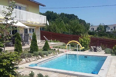 Ferienhaus mit Ausblick und Pool