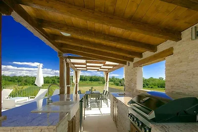 Villa mit Klimaanlage und Pool