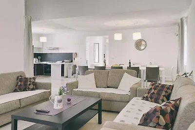 Ferienhaus mit Pool und Klimaanlage