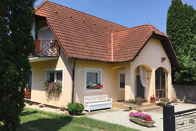 Ferienwohnung mit Aussenpool und Balkon