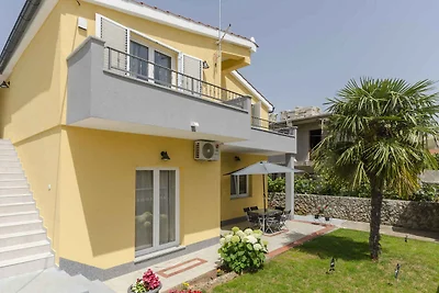 Ferienwohnung mit Balkon und Klimaanlage