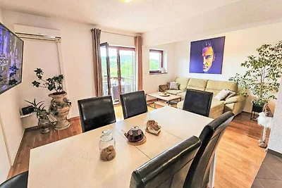 Komfortable Ferienwohnung Bilice mit Aussenpo