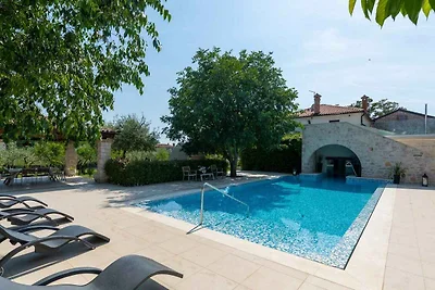 Villa mit beheiztem Pool, Whirlpool und Sauna