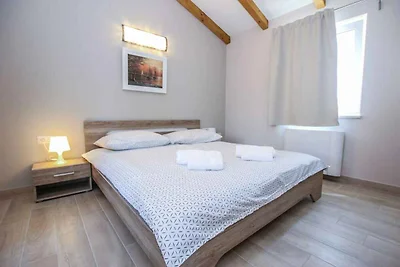 Villa mit Pool und Klimaanlage