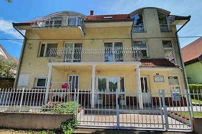Ferienwohnung mit Kinderspielplatz und Balkon