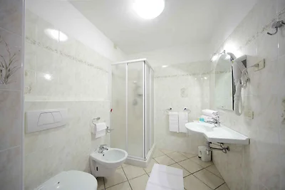 Ferienwohnung mit Seeblick und Balkon
