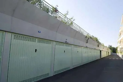 Hotelapartment mit Klimaanlage und Balkon