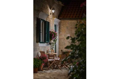 Ferienhaus mit Pool und Grill