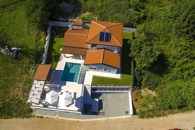 Villa mit Klimaanlage und Pool