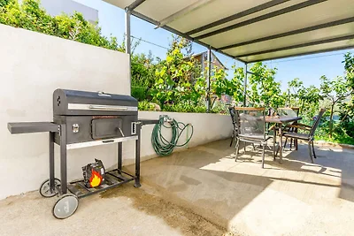 Komfortable Ferienwohnung Šimun mit Meerblick