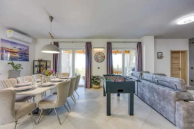 Villa mit Pool und Klimaanlage