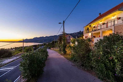 Ferienhaus mit Pool und Meerblick