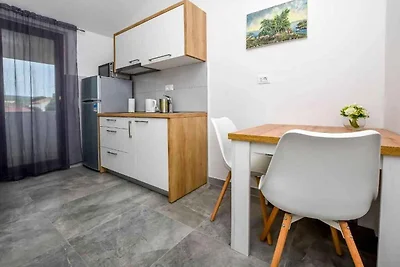 Ferienwohnung mit Klimaanlage und Balkon