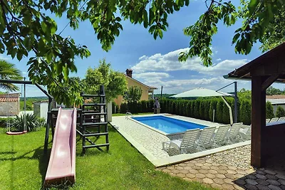 Ferienhaus mit Pool und Klimaanlage