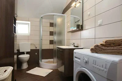 Ferienwohnung mit Klimaanlage und Balkon