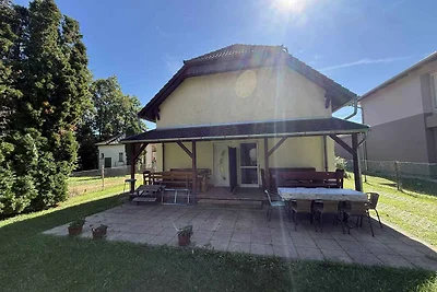 Ferienhaus mit Steg und direkter Zugang zum