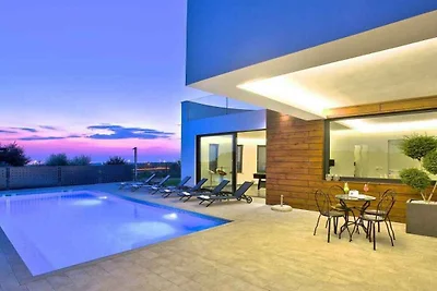 Villa mit Klimaanlage und Pool