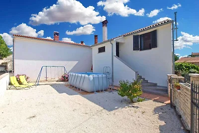 Ferienhaus mit Pool und Klimaanlage