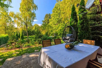 Ferienhaus mit Whirlpool und Garten