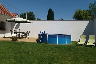 Ferienhaus mit Pool und Kamin