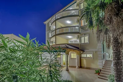 Ferienwohnung mit Meerblick und Pool