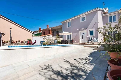 Villa mit Klimaanlage und Pool
