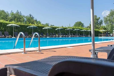 Ferienwohnung mit Balkon oder Garten und Pool