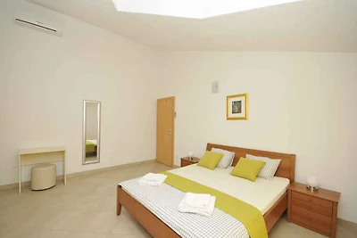 Appartamento Vacanza con famiglia Okrug Gornji