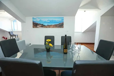 Moderne Seafront Apartments in Mrljane auf de