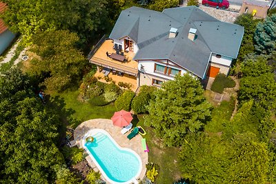 Ferienhaus mit Pool und Ausblick zum Balaton 