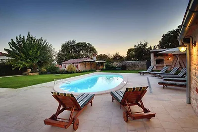 Villa mit Pool, Sauna, Sonnenterrasse und