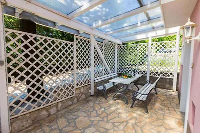 Ferienhaus in Strandnähe mit überdachtem