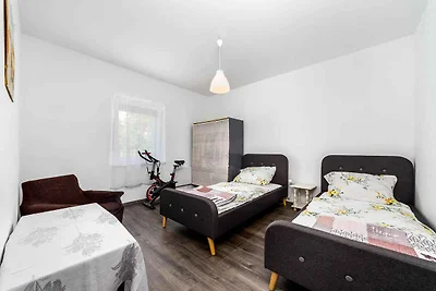 Ferienhaus mit Pool, Klimaanlage und WiFi