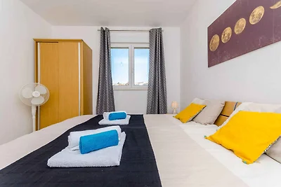 Appartamento Vacanza con famiglia Okrug Gornji
