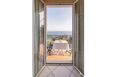 Ferienwohnung mit Klimaanlage und Balkon mit