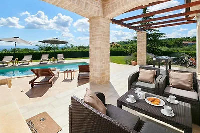 Villa mit Klimaanlage und Pool