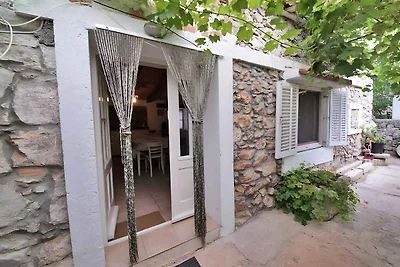 Studio mit TV und Terrasse