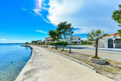 Ferienwohnung mit Terrasse und Meerblick