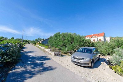 Ferienhaus mit Garten und Klimaanlage