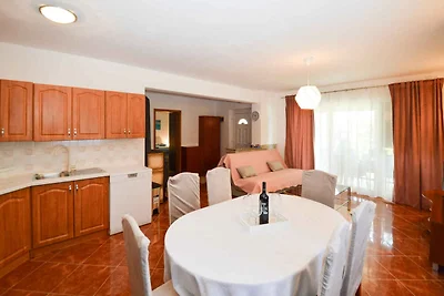 Ferienwohnung mit Garten und Kinderspielplatz