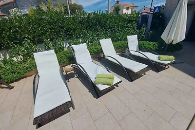 Villa mit Pool und Klimaanlage