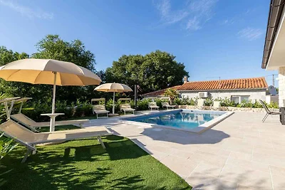 Villa mit Pool