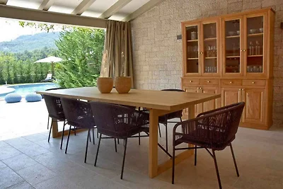 Villa mit Pool, Sauna