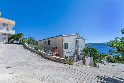 Ferienwohnung mit Balkon und Grill