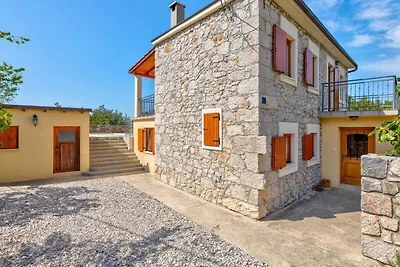 Ferienhaus mit Pool und Klimaanlage