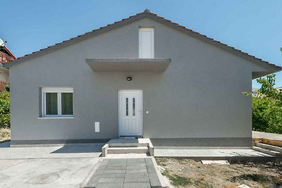 Ferienhaus mit Terrasse und Klimaanlage