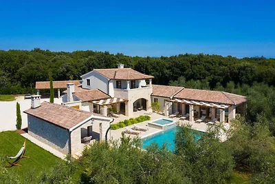 Villa mit Klimaanlage und Pool