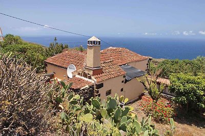 Finca mit Gartengrundstück und Meerblick
