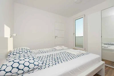 Ferienhaus für 10 Personen in Privlaka