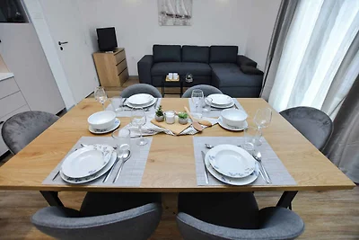 Ferienwohnung mit Klimaanlage und Balkon in d